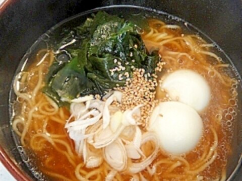 袋ラーメン☆わかめと茹で卵＆胡麻